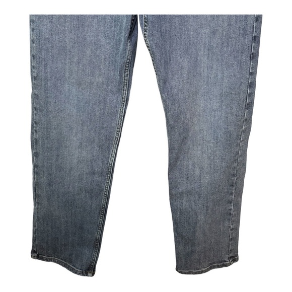 Wrangler Women’s Relaxed Fit High Rise Straight Leg Jeans. EUC. Waist 29 - Picture 4 of 10